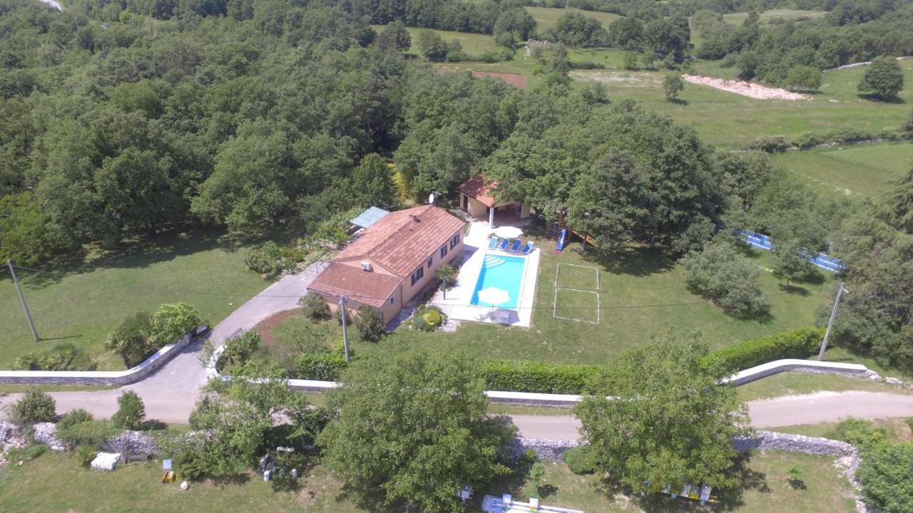 Villa Fragola - Holiday House With Large Garden Tinjan Esterno foto